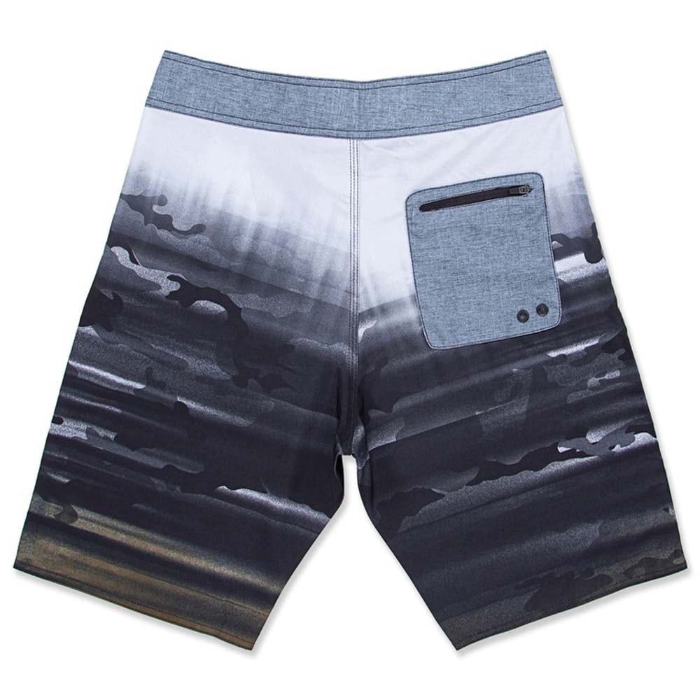 bermudas e camisas da oakley