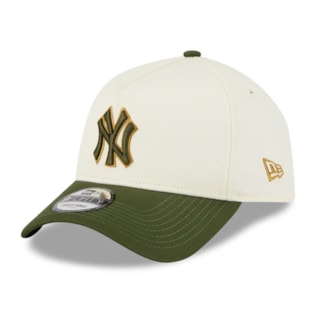 Boné New Era 9FORTY New York Yankees Metallic Script Off White