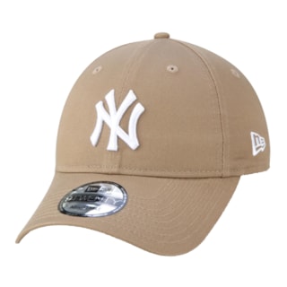 Boné New Era 9TWENTY MLB New York Yankees Aba Curva Kaki