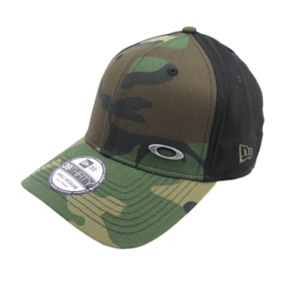 Boné Oakley Tinfoil Cap Black/Graphic Camo Tamanho S/M Boné Oakley Tinfoil Cap Black/Graphic Camo Tamanho S/M