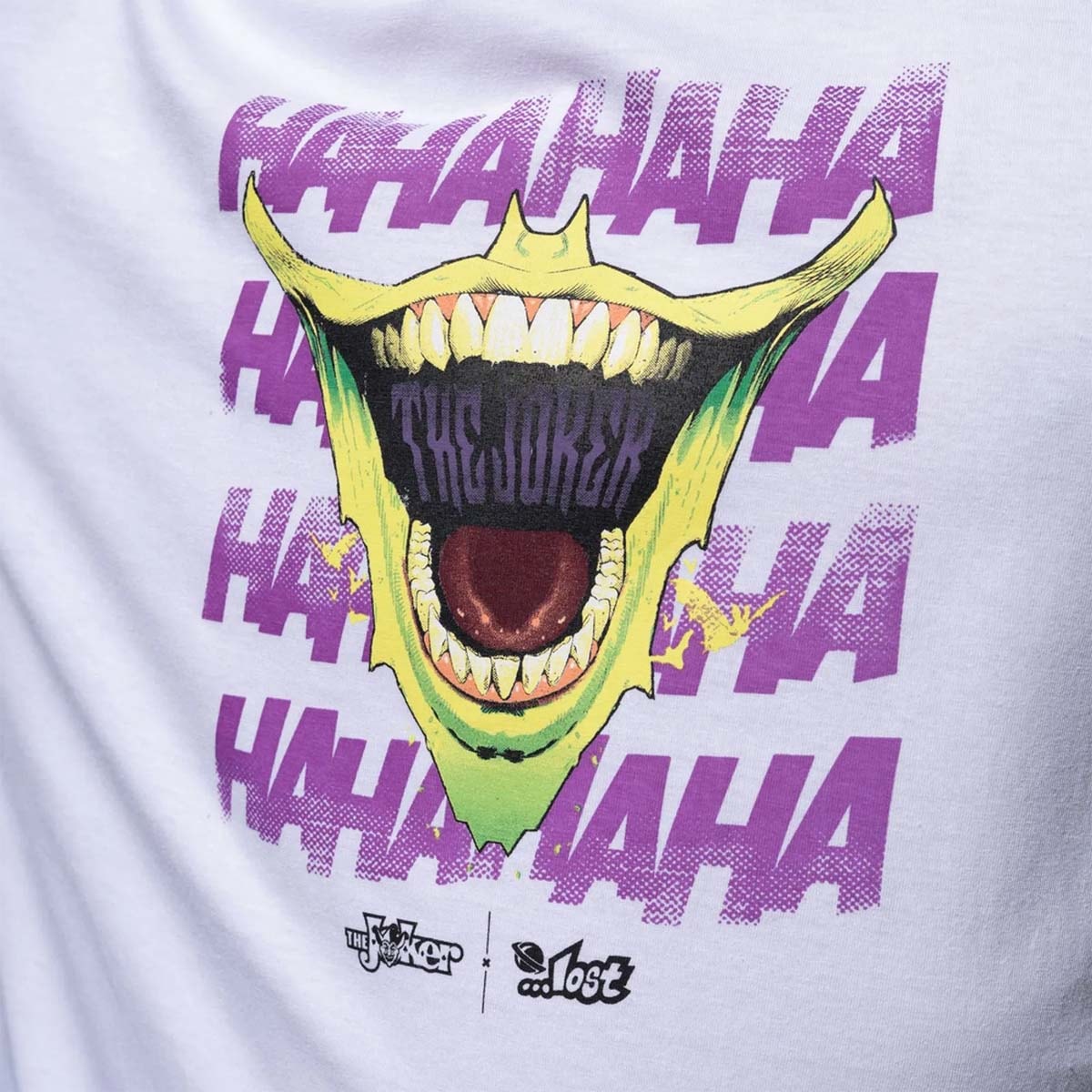 Camiseta Lost Joker Hahaha Uv Branca os melhores preços | Clique e