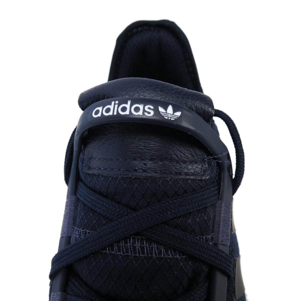 ee7162 adidas